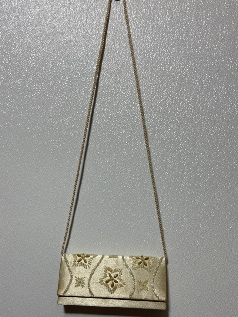 3/$30 Embellished Cream Evening Clutch FLAWS - Picture 5 of 9